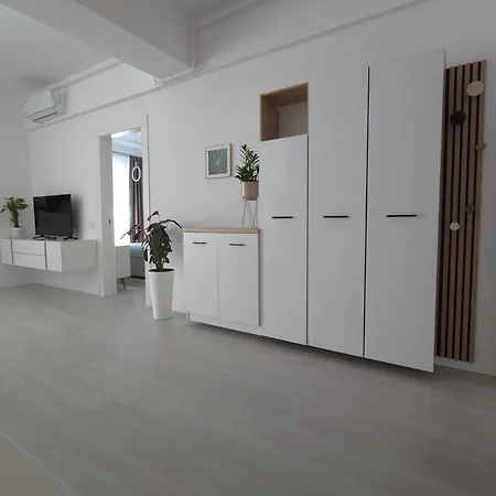 Aviatorii Oxford - 2 * 康斯坦察